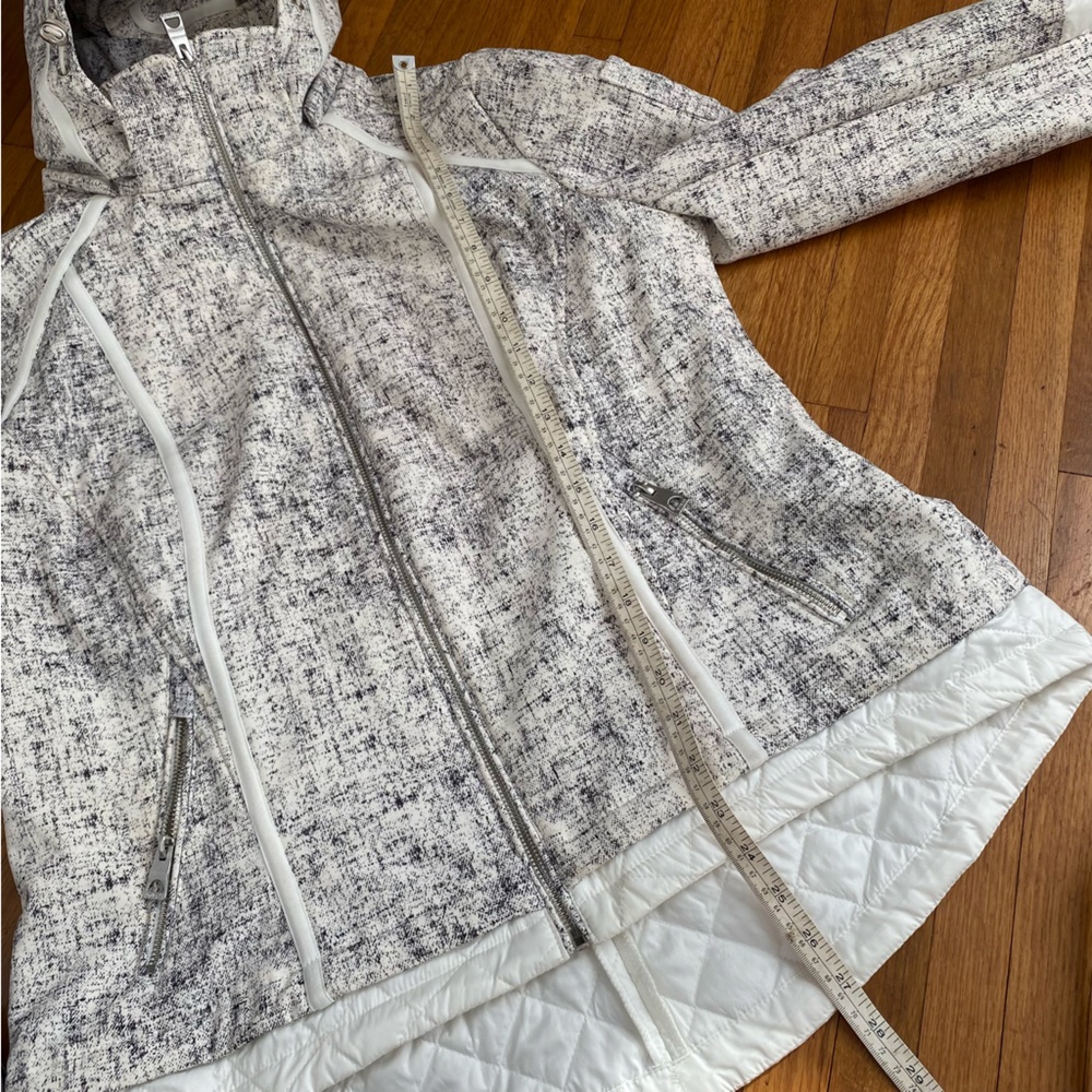 Guess Winter Jacket - Picture 15 of 16